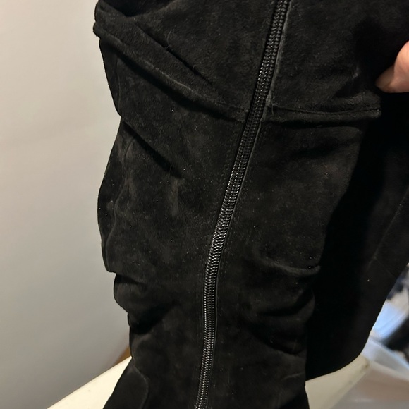 Ladies black suede boots - Picture 3 of 5